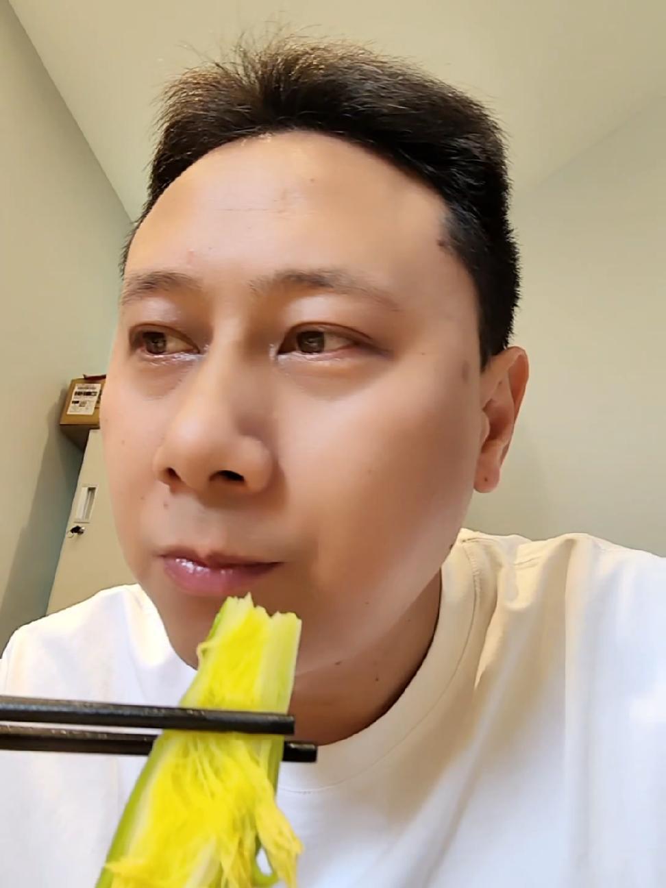 试几个空运山野菜,主打就是来自大自然的健康,丰富的维生素和矿物质