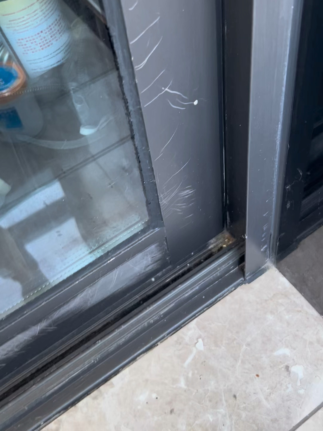铝合金门窗划痕修复