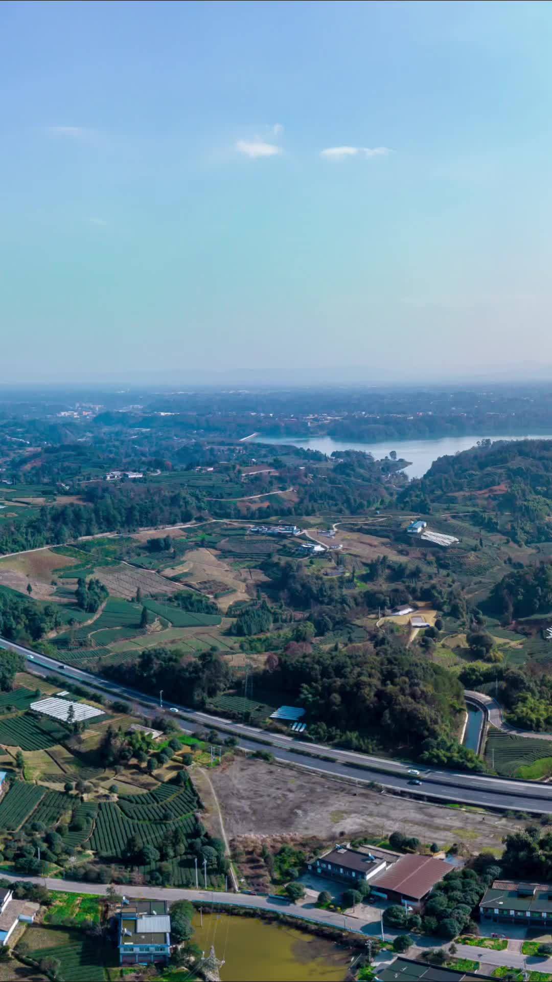 雅安百丈湖全景 雅安 百丈湖 齐齐格果果摄影 航拍最美家乡-度小视
