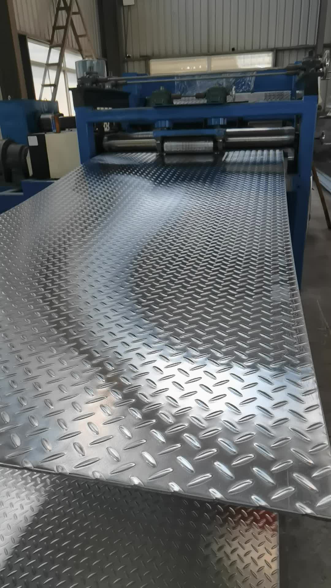 无锡亚德业热轧不锈钢中厚板压花加工-度小视