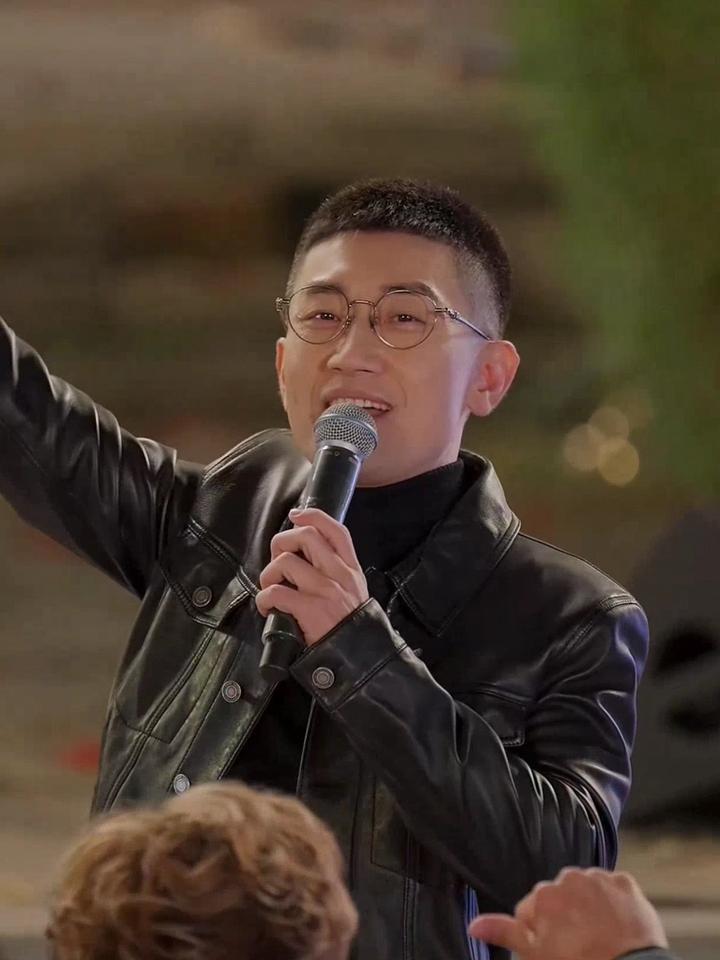 我学着一整天一个人都不失落～金志文 的《自娱自乐》嗨翻天!