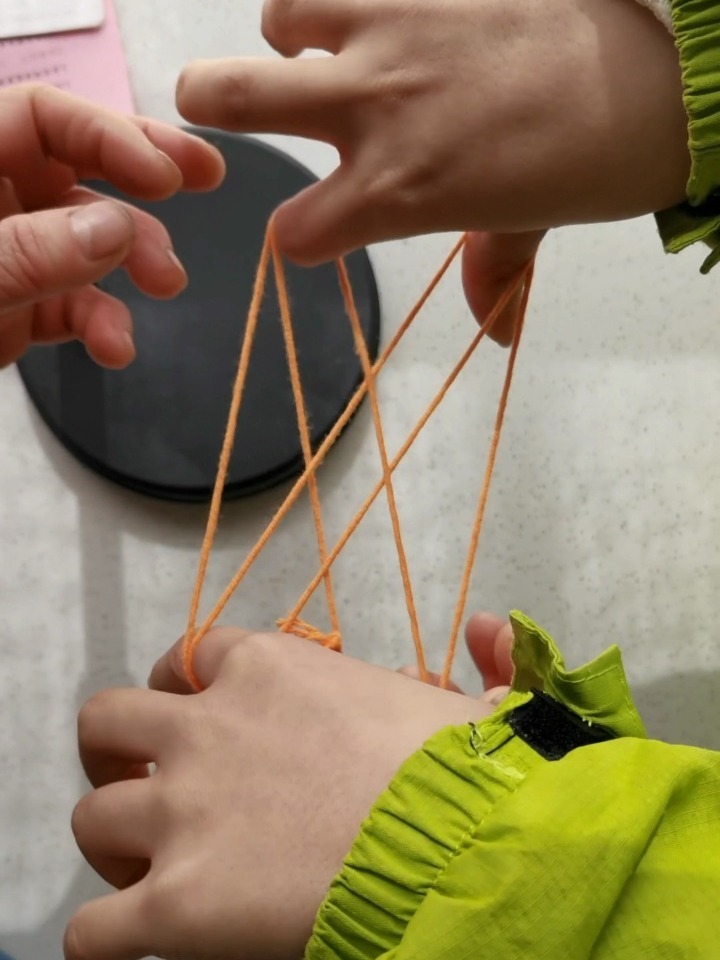 大家还记得小时候玩的翻花绳吗-度小视