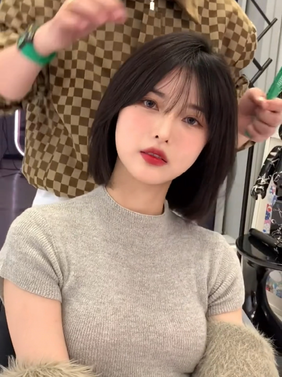 微胖肉肉脸女生剪完好看到跺脚的少女感短发