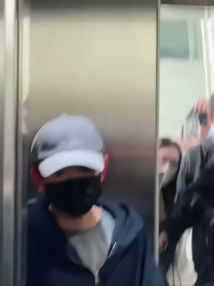 和昨天差别太大了王源 源吃芋圓