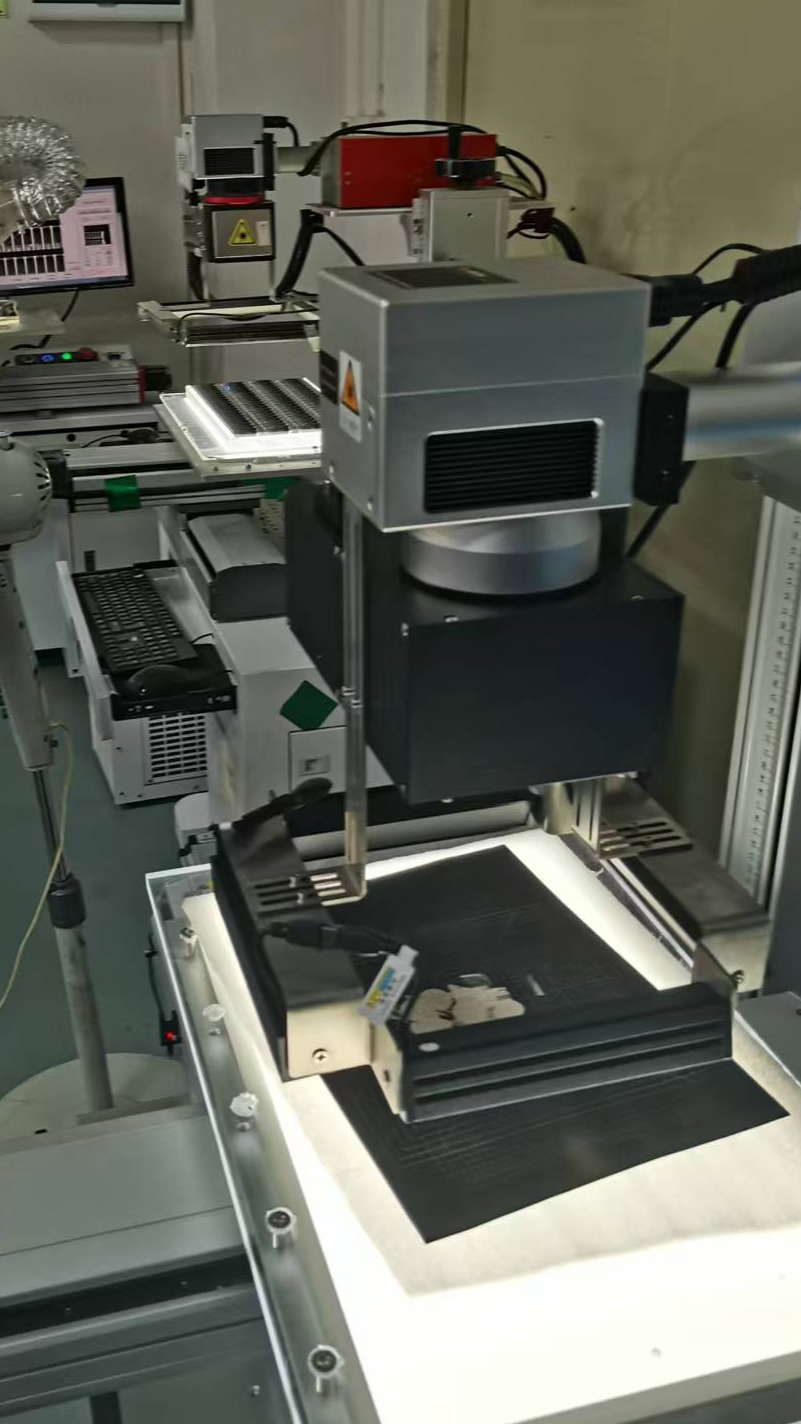 电子厂提高效率的利器流水线视觉定位激光打标机