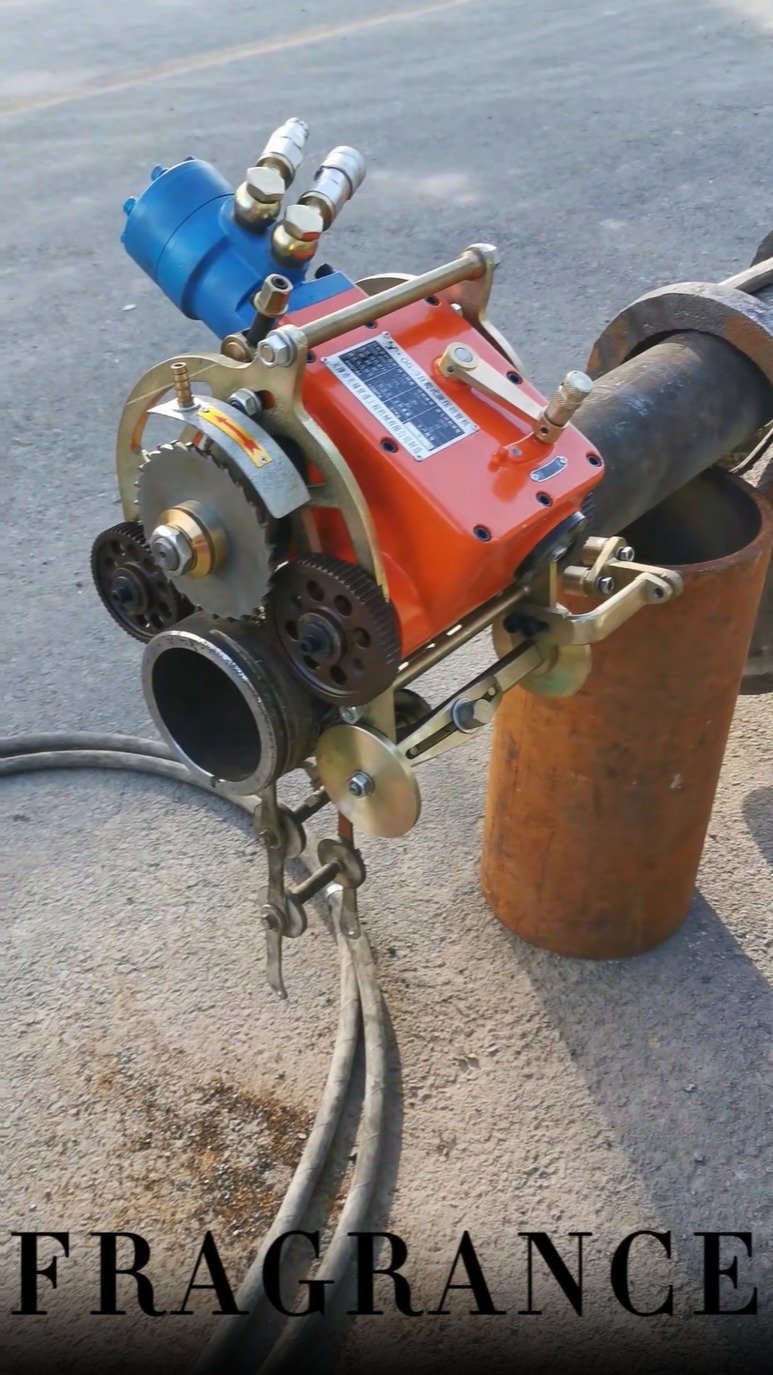 自爬式液压切管机展示