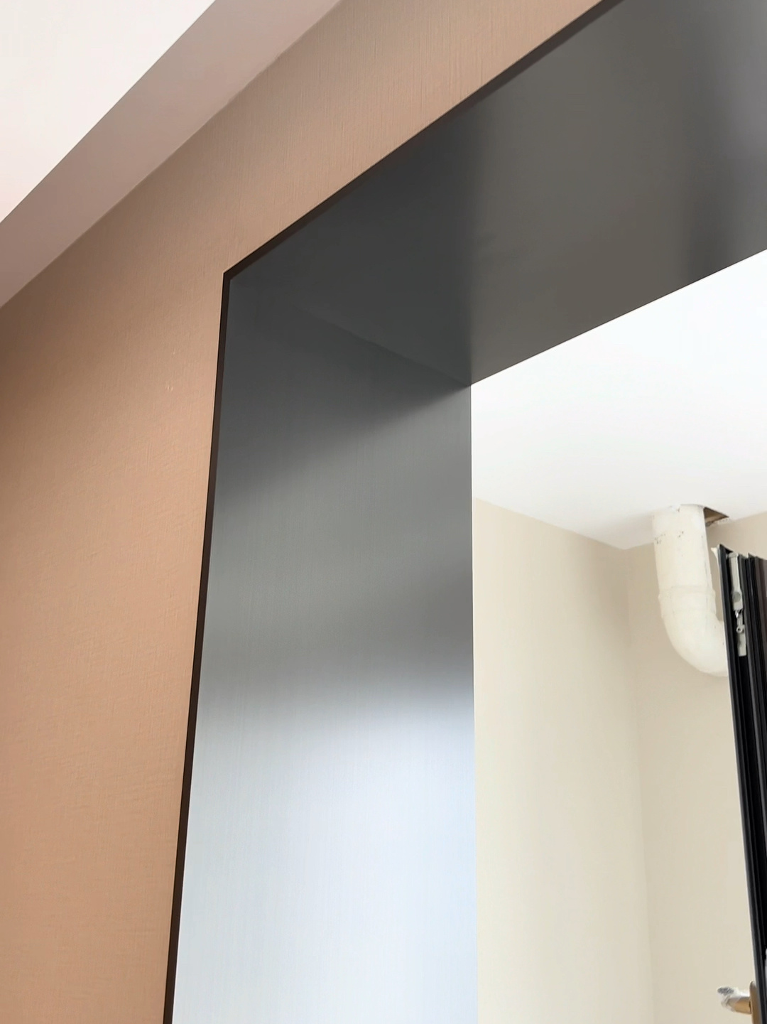 极窄不锈钢门套打底安装过程