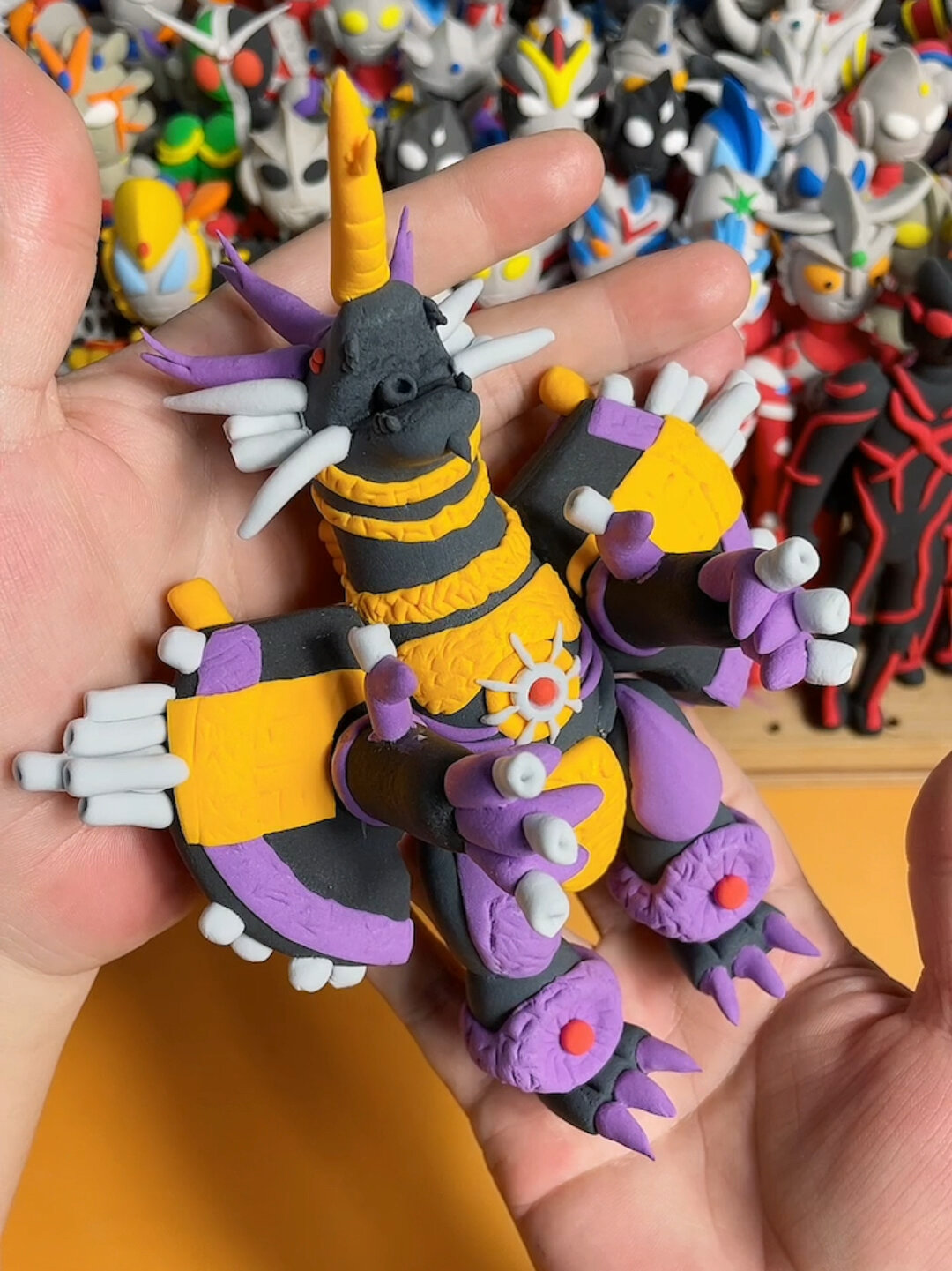 奥特曼怪兽吉尔巴利斯粘土教程-度小视