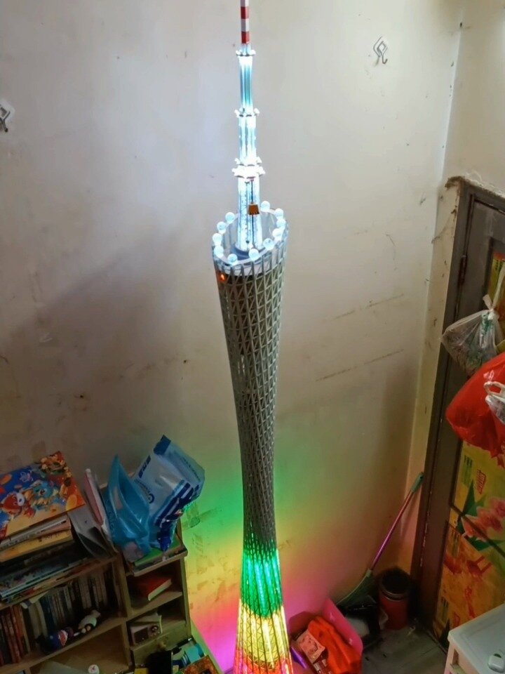 手工打造2.8米高广州塔小蛮腰模型-度小视