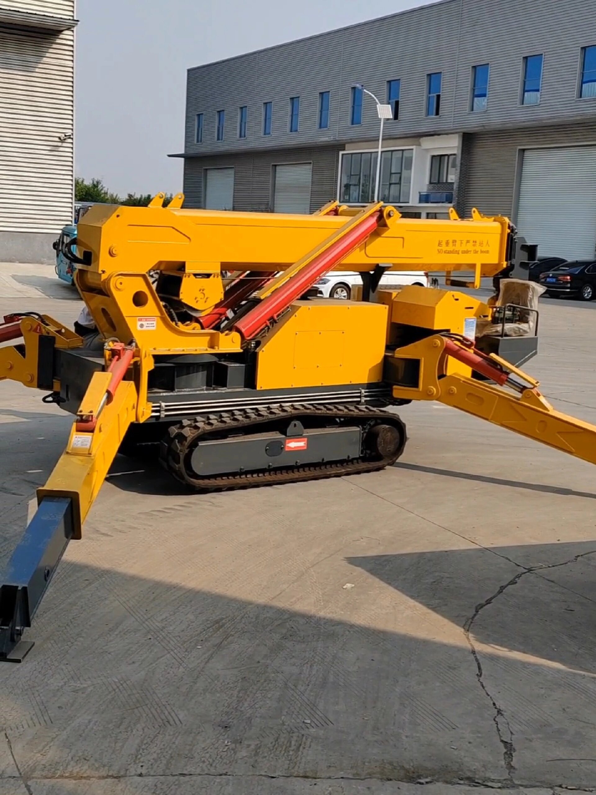 蜘蛛吊液压行走履带起重机狭窄作业机械