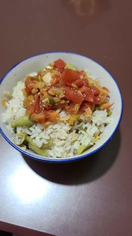 家的味道 家常便饭吃得香 简简单单又一餐 吃饭香香身体棒棒 妈呀太香