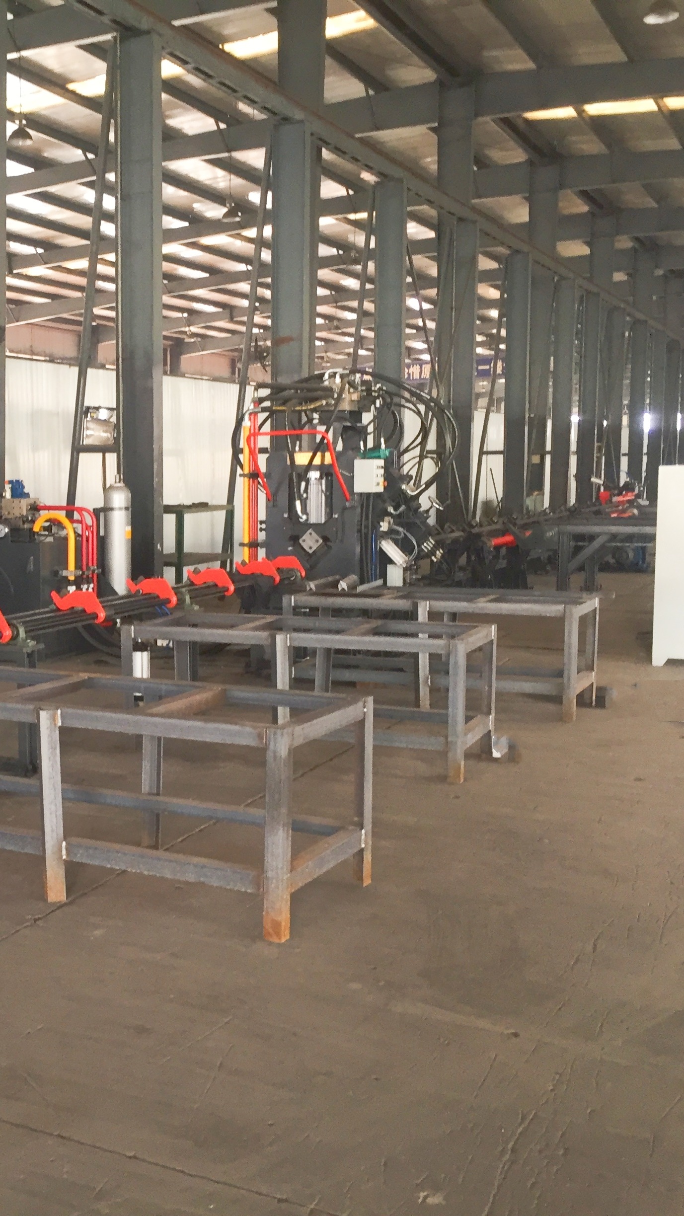 电力铁塔加工设备通讯塔加工设备电梯角铁支架加工设备角钢冲剪机