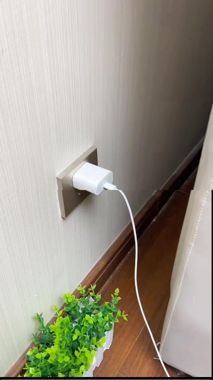 和@米米好物家居 一起 合拍 沙发后面的插座用不了?缝隙大还难看!