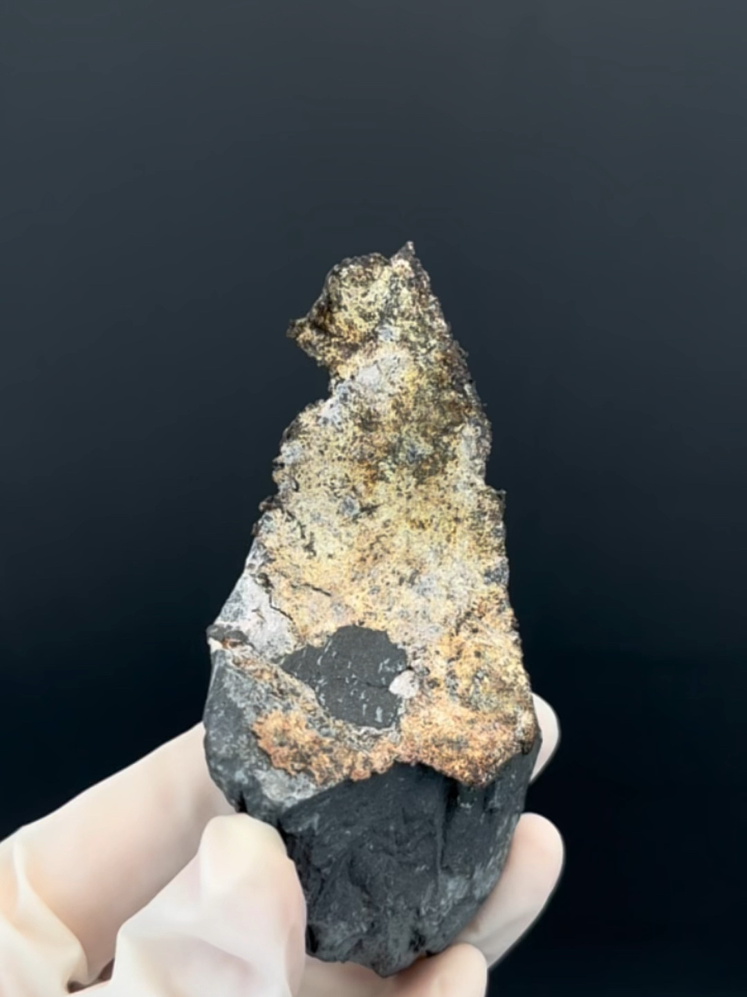 稀有的矿物标本:自然银 native silver