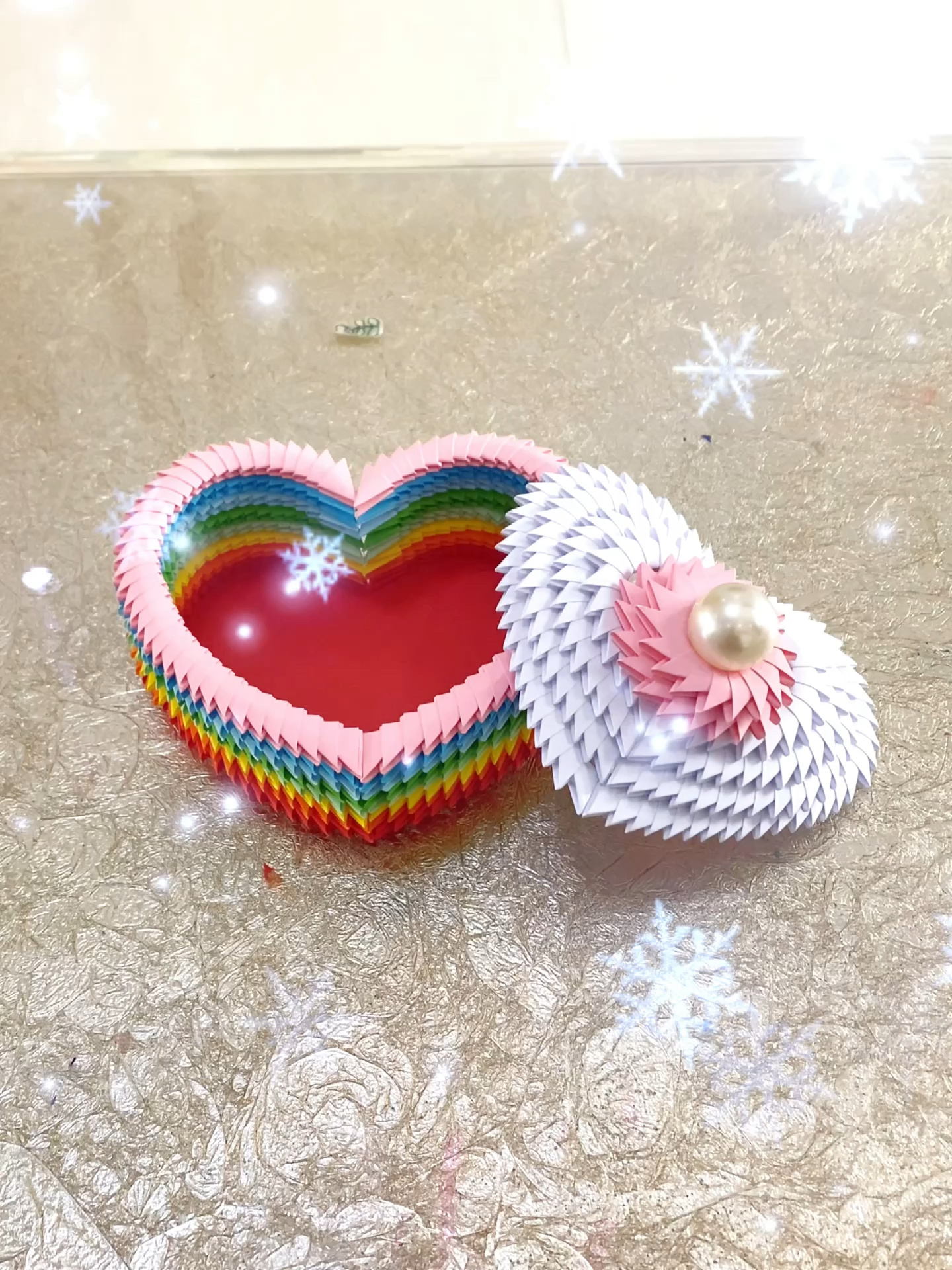 三角插立体折纸礼物,亲手做的更有心意哦