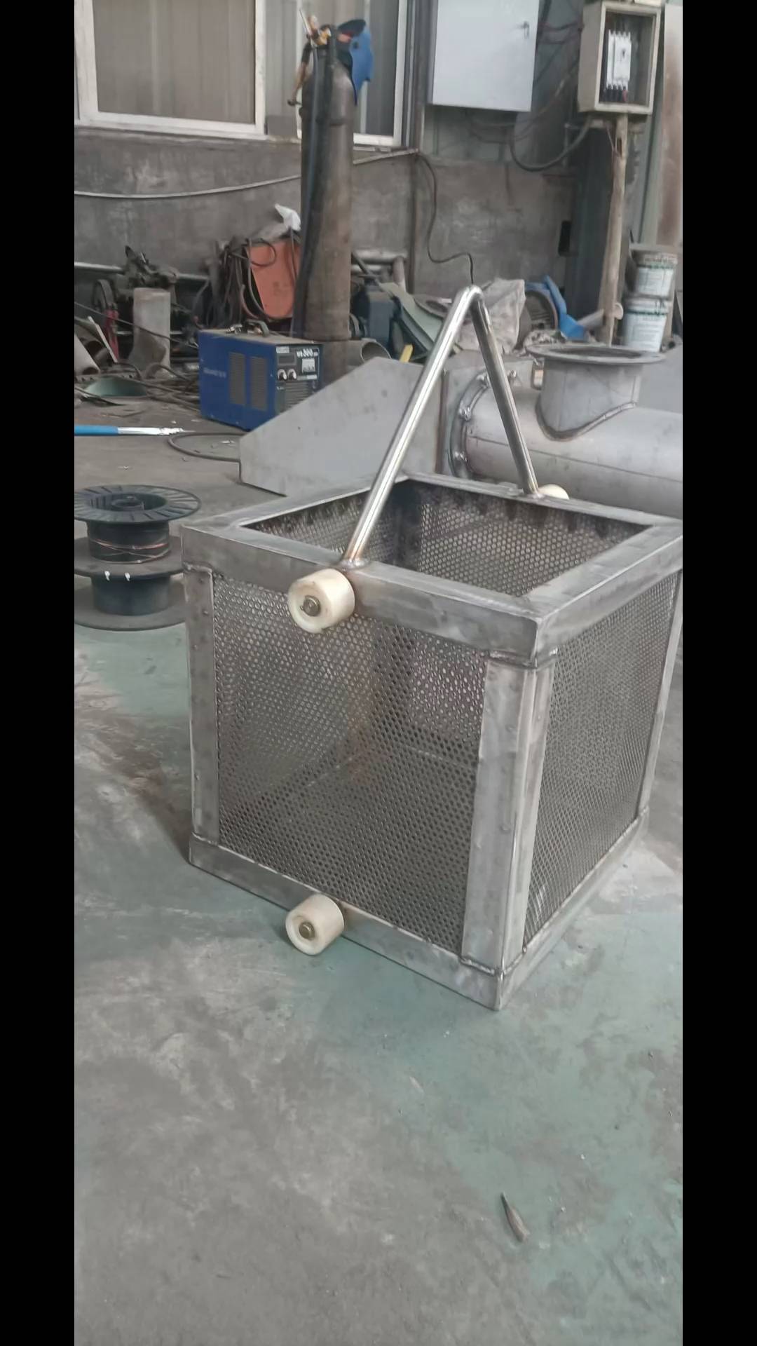 提篮格栅的安装步骤