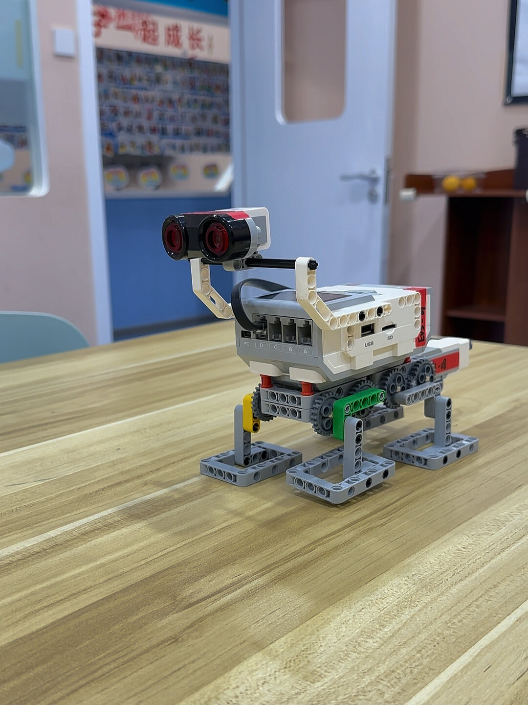 乐高ev3作品四足机器人