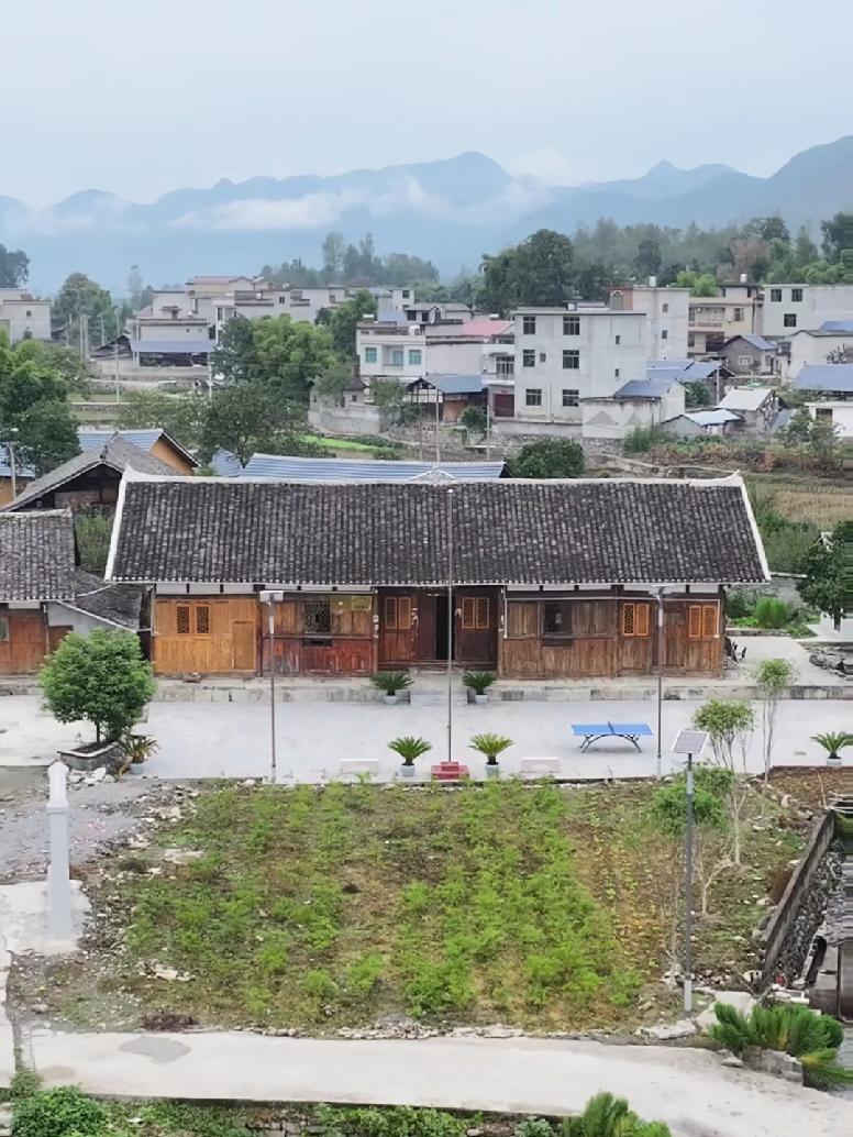 贵州思南人 县委创始人之一,牺牲时才35岁,这里是他的故居 思南县塘头