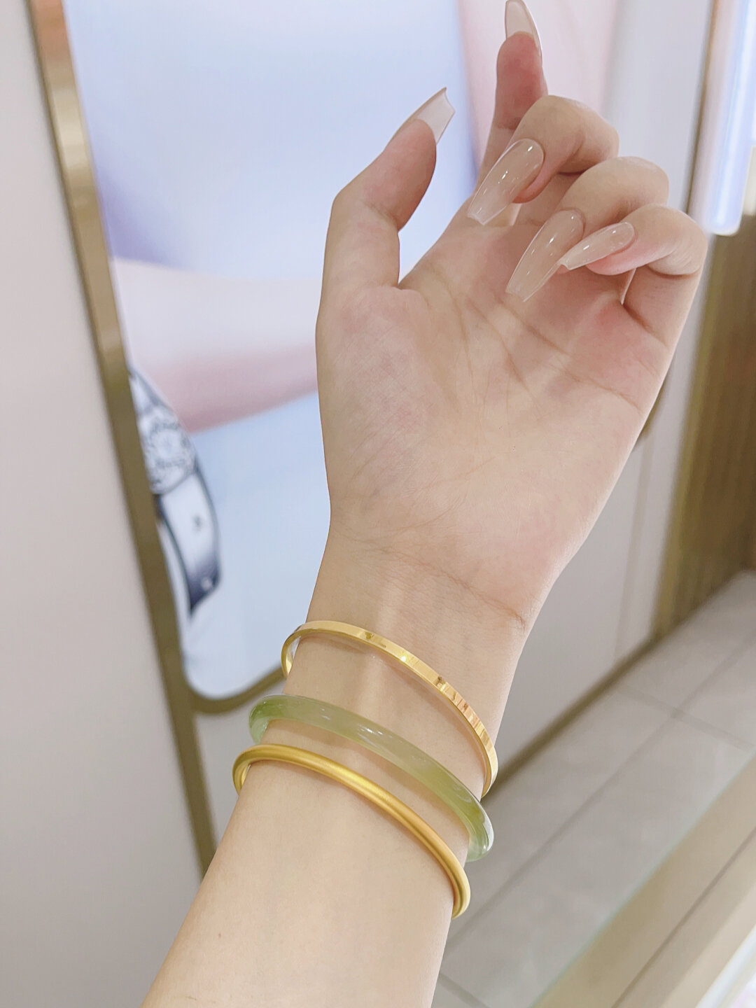 玉手镯配金手镯