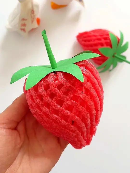 这么有食欲的大草莓不来一个吗 变废为宝手工幼儿园手工手作diy亲子