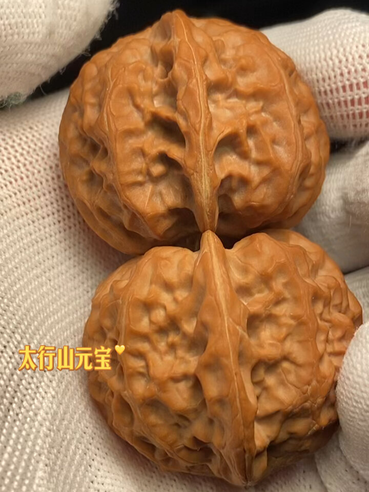 文玩核桃太行山元宝010101