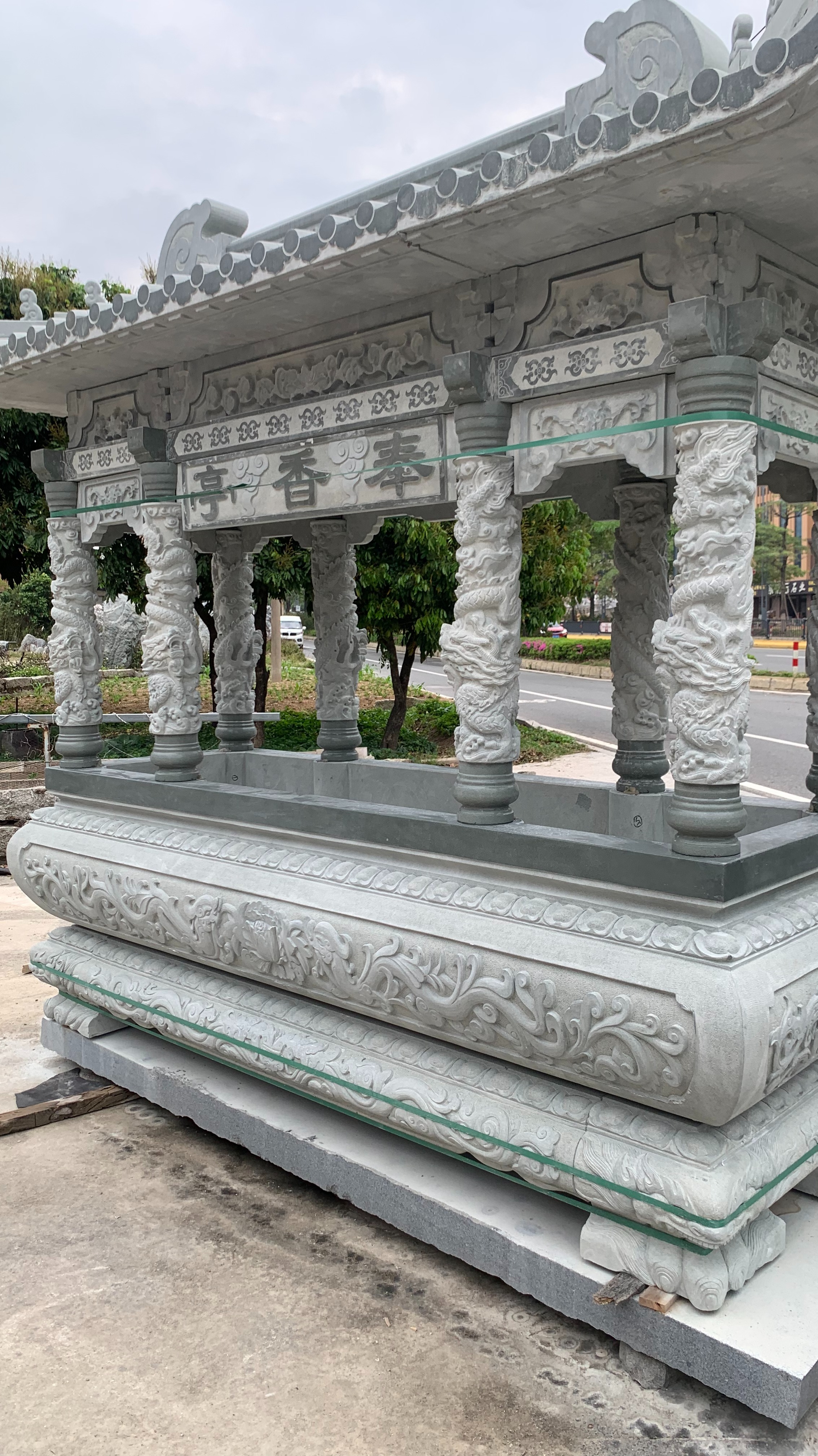 石雕香炉雕刻厂家 石香炉长方形款式加工 青石焚香炉墓地寺庙祭