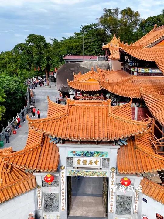 免门票,免停车费～翠峰岩!导航翠峰岩可以开车直达