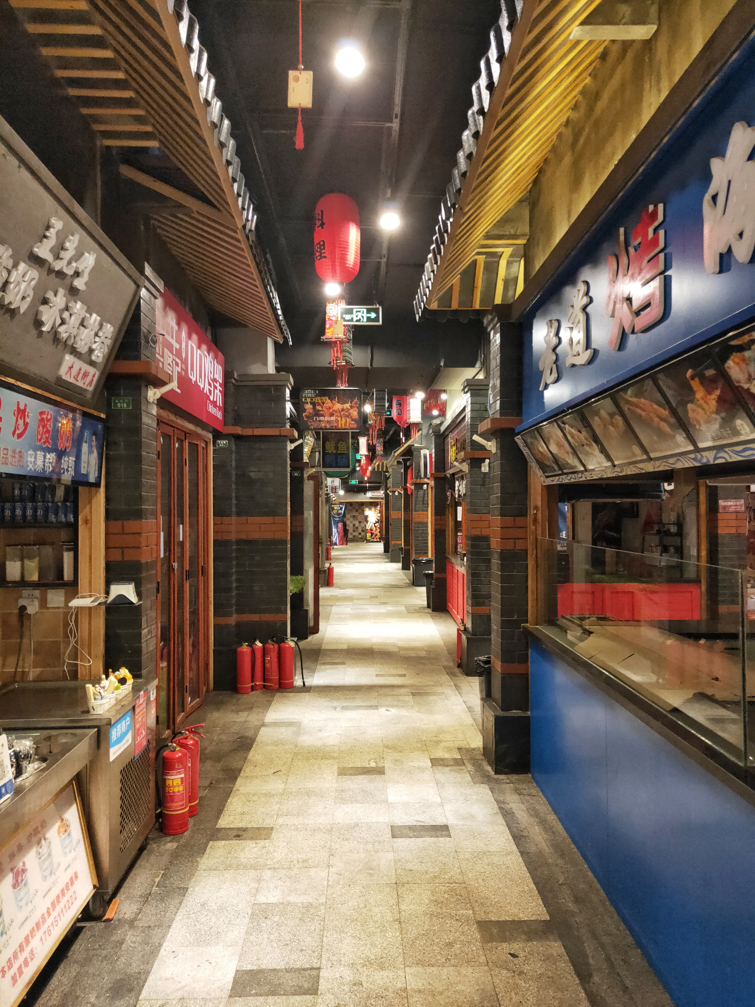 大连网红小吃街山东路歹街