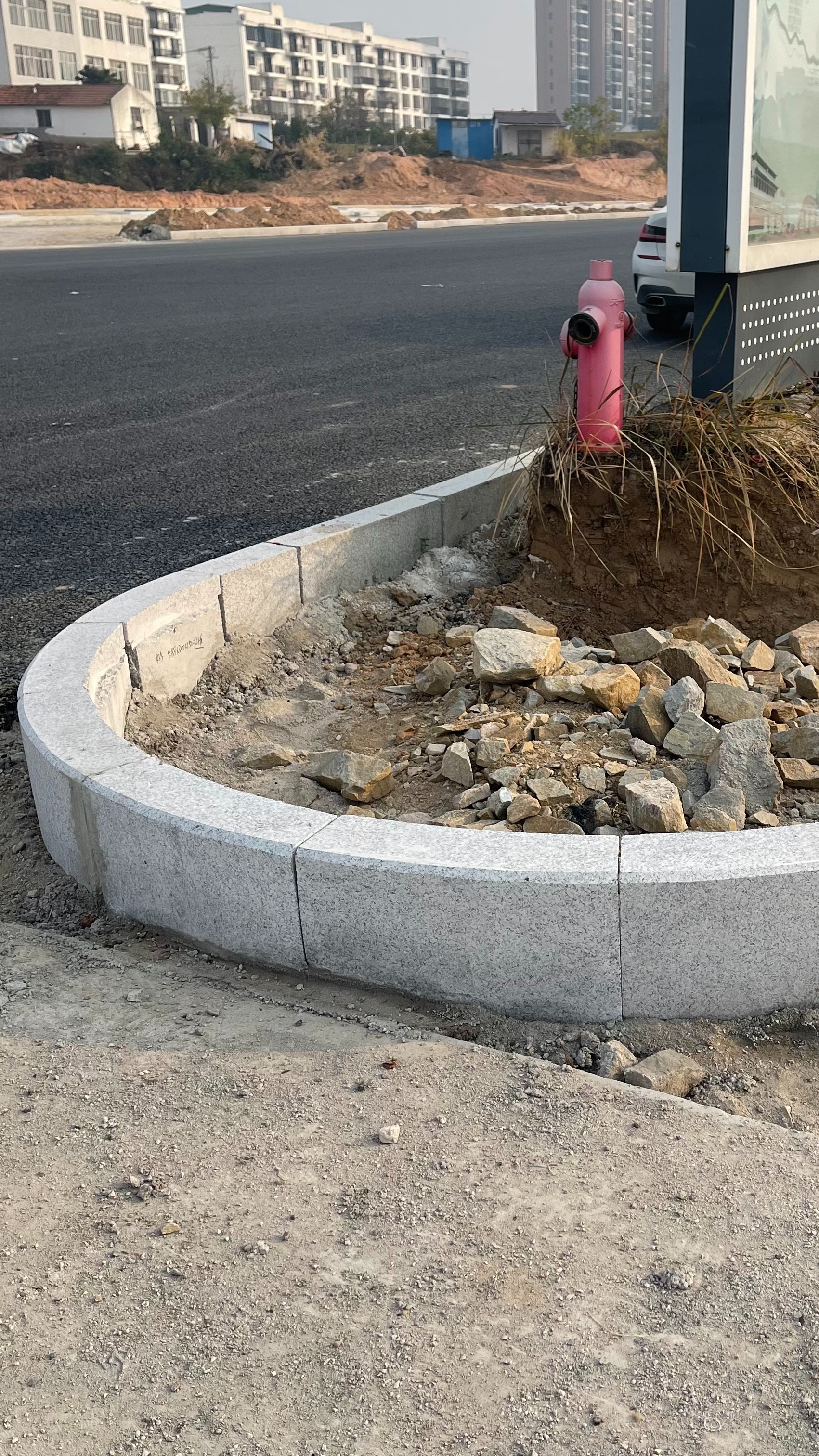 芝麻白花岗岩路侧石