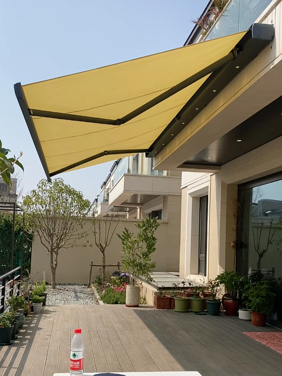 邻居说你家院子雨棚伸缩遮阳棚真香,慕了
