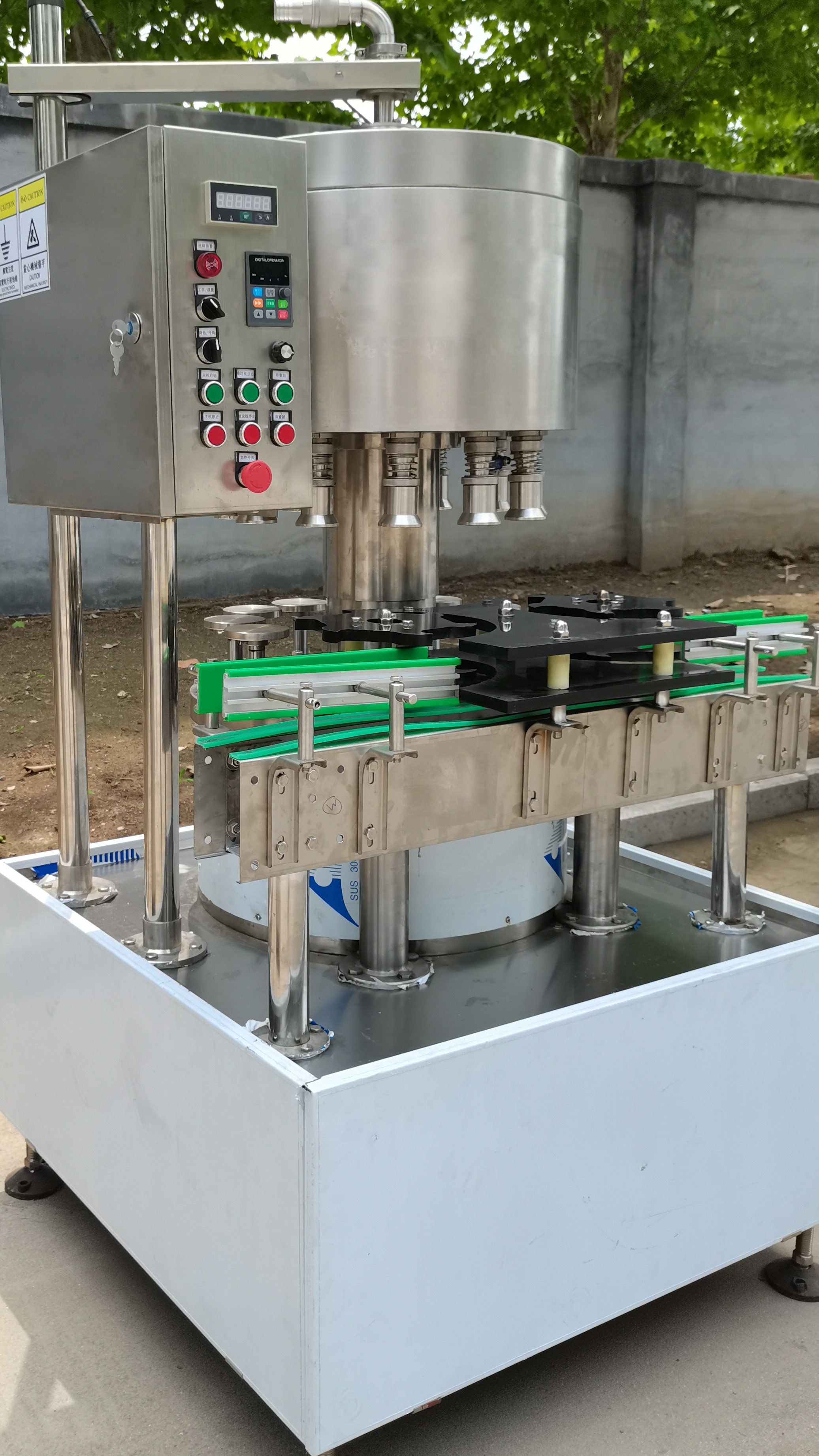 全自动白酒灌装机 全自动酒水灌装设备生产线-度小视