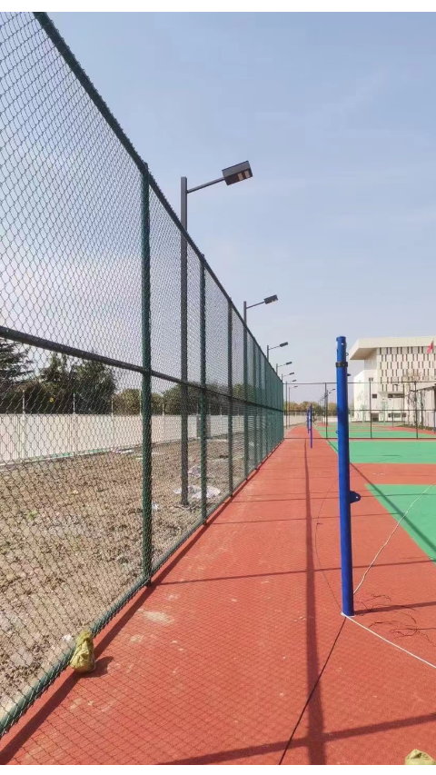4米高压扁铁式日字型球场围网效果图-度小视