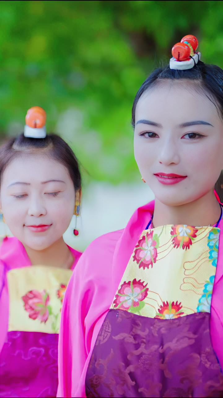 刚出炉的纯天然荣周美女 昌都 察雅 齐齐格果果摄影-度小视