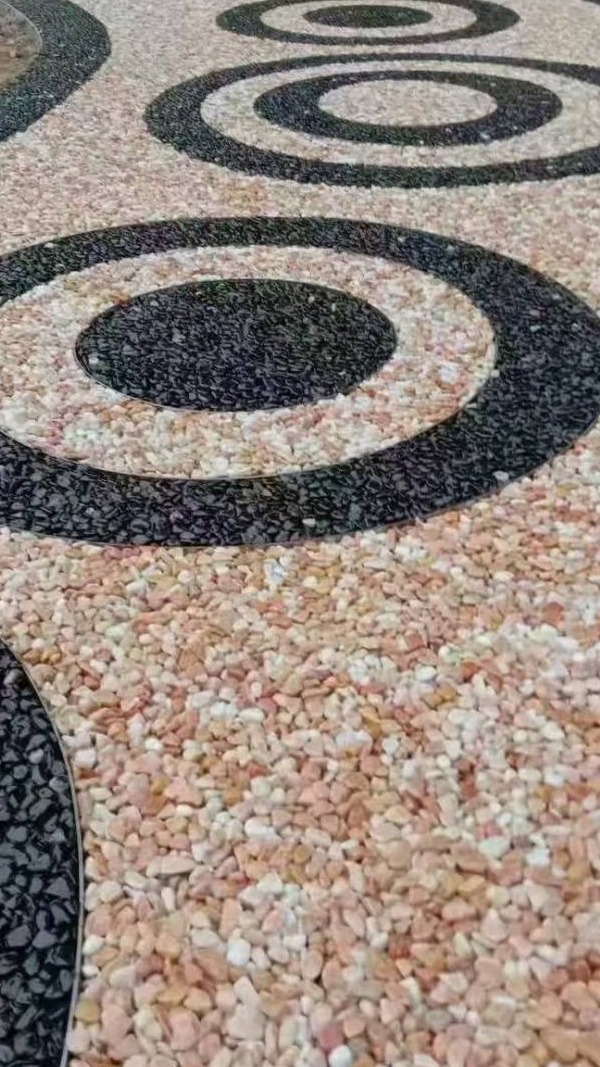 带您了解透水胶粘石地坪路面