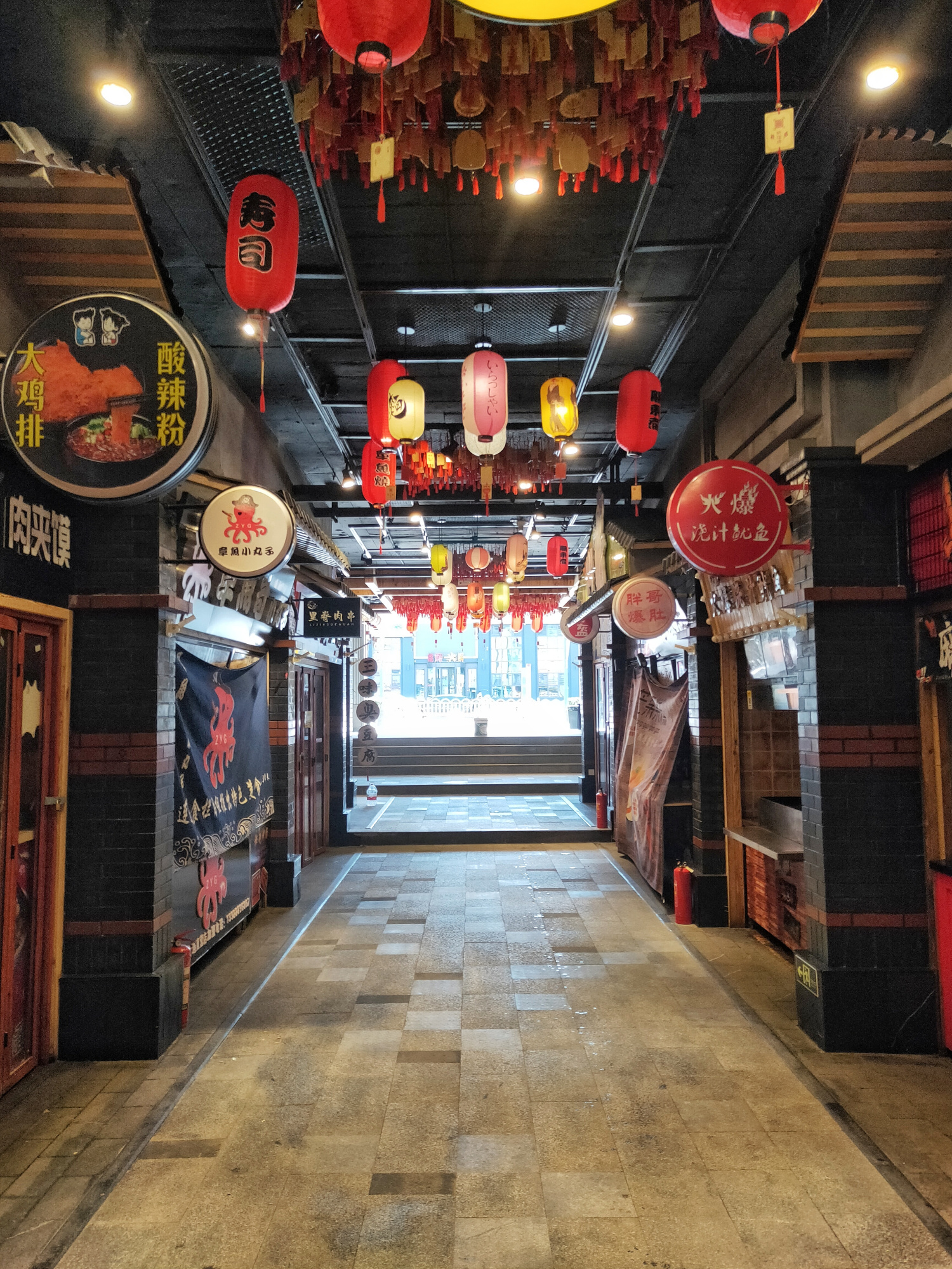 大连网红小吃街山东路歹街