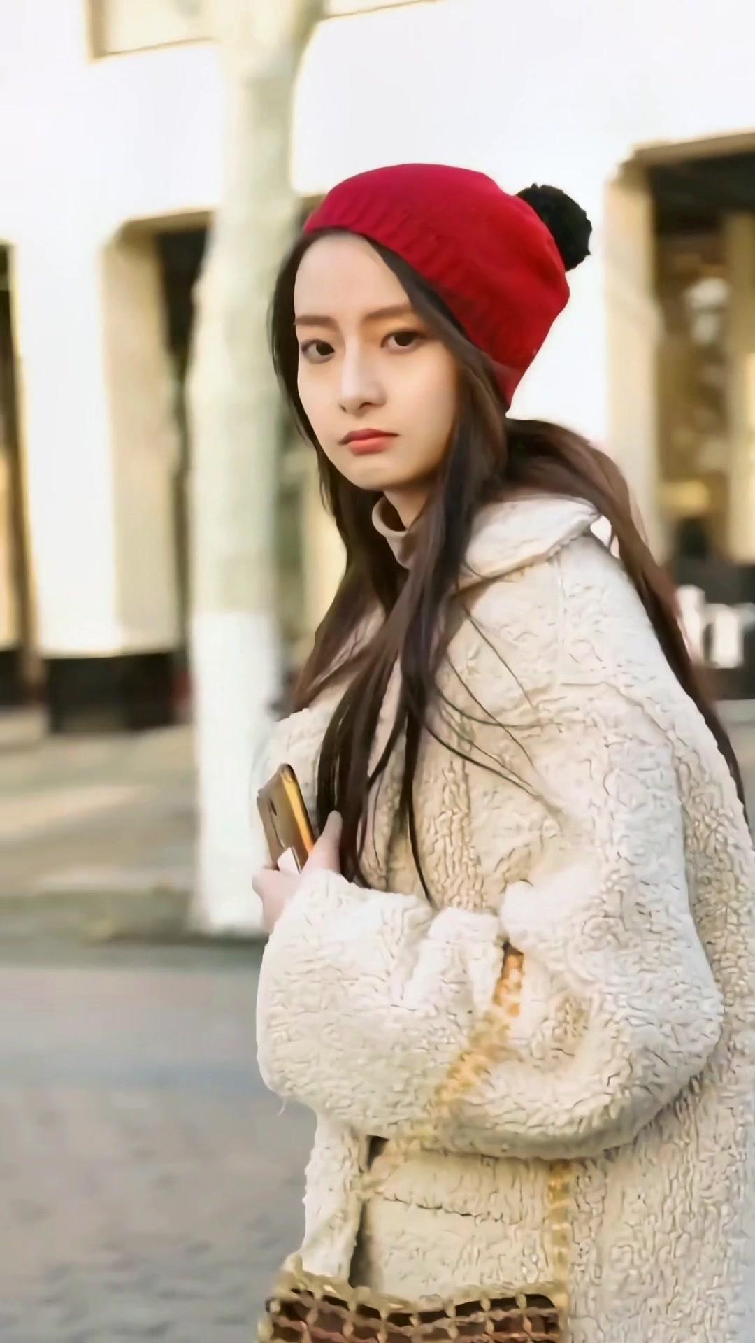 哇,对面的小姐姐好好漂亮呀 高颜值美女 很哇塞的小姐姐 好看的小姐姐