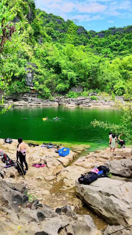 广西河池都安县东庙乡桃花水母天窗群 行走山水间 山居生活 大山深处