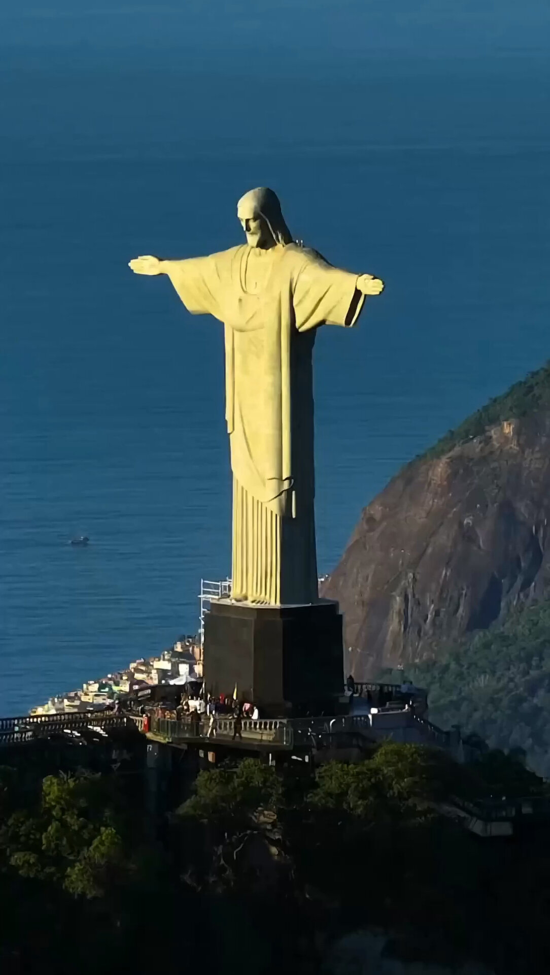 夕阳下的巴西基督山