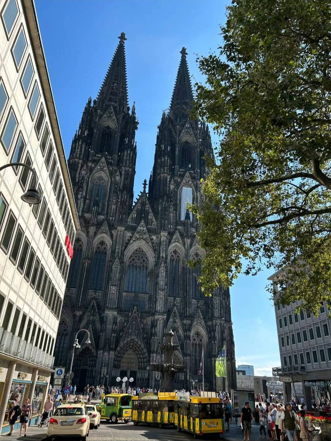 德国科隆大教堂:哥特式建筑艺术