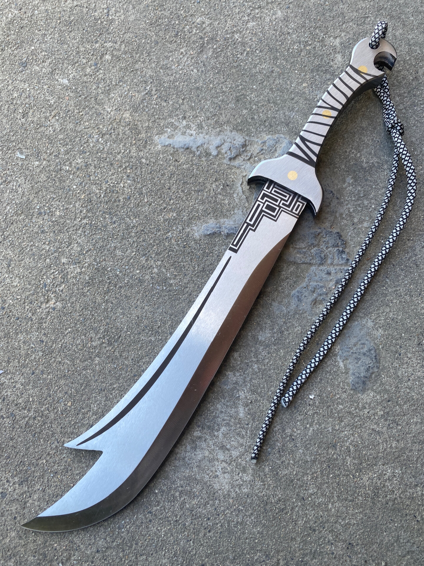 血饮狂刀,迷你般霸气十足,把玩小摆件