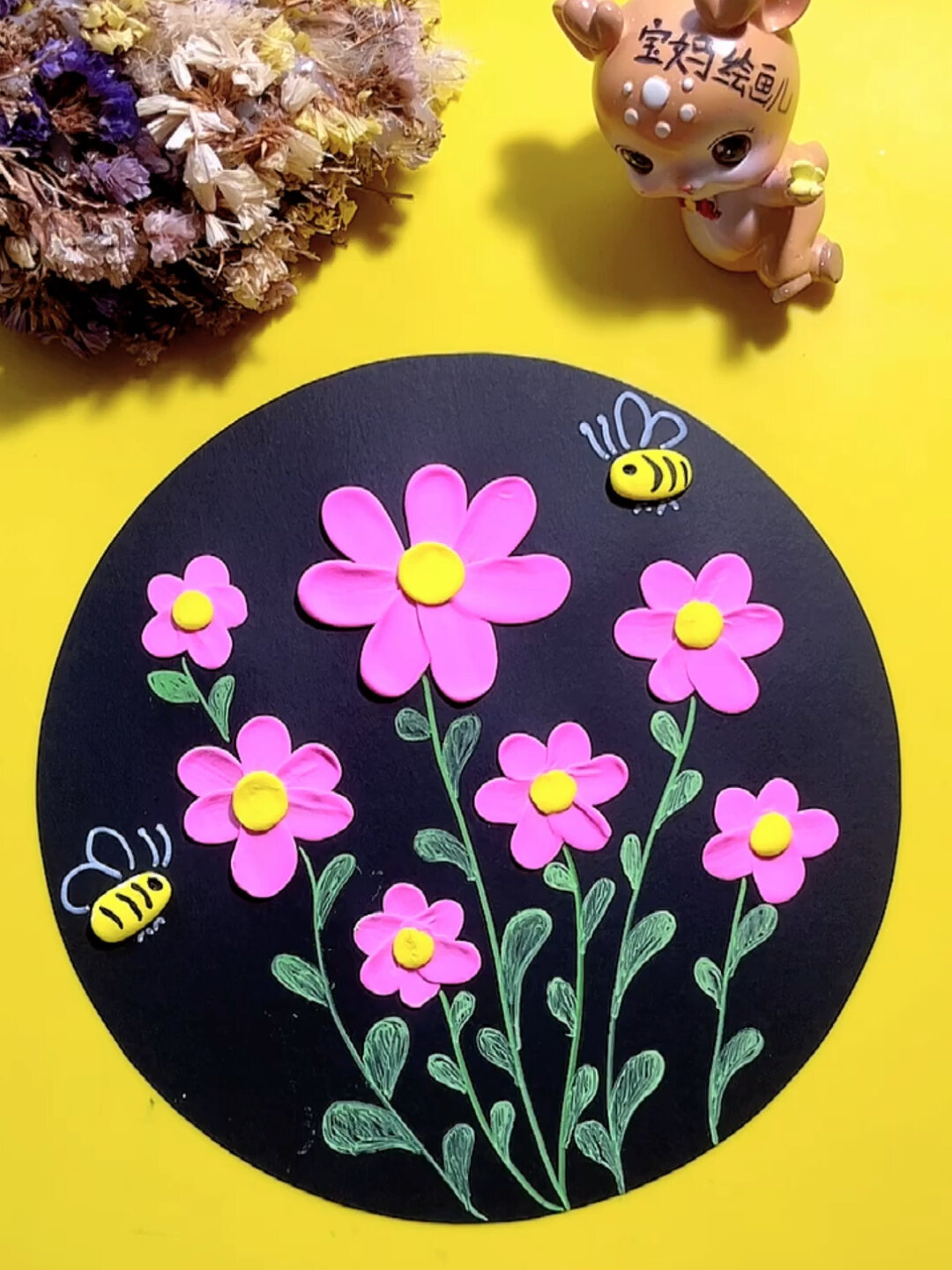 幼儿园手工:粘土小圆按压花瓣儿 简单画幅花