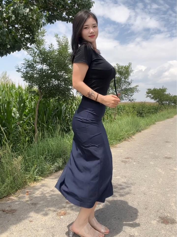 微胖女人,浅跳一下!