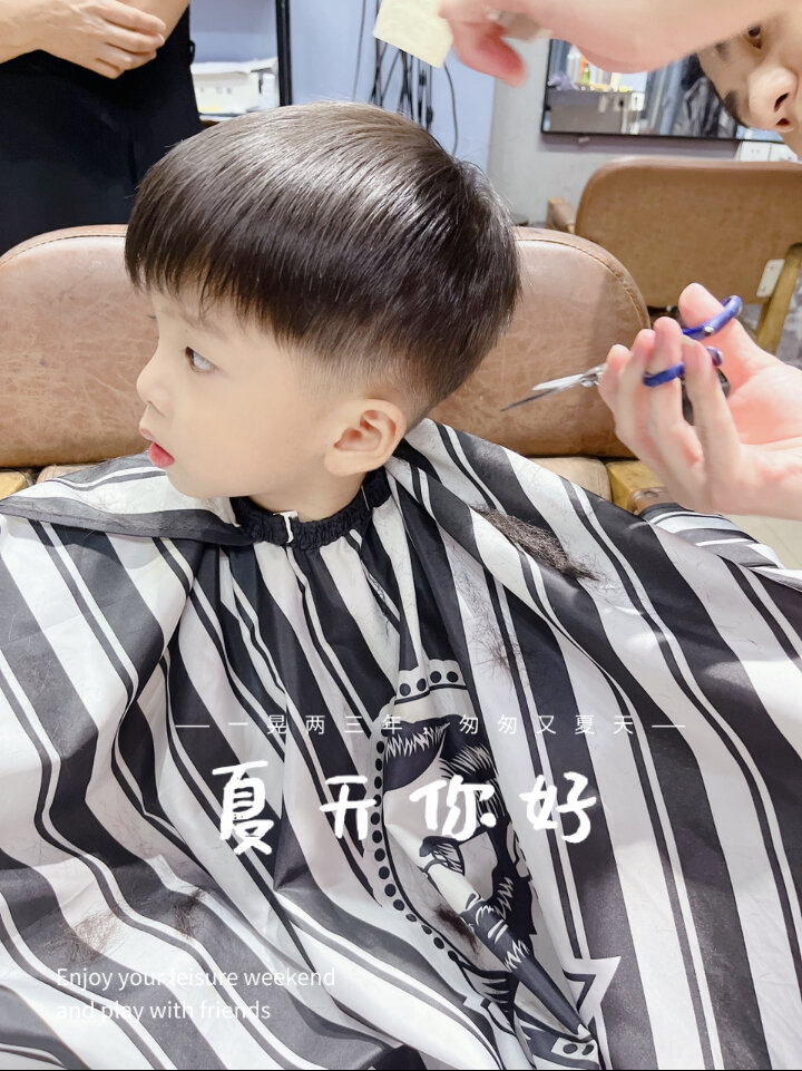 男宝宝夏季发型来啦 干净简单的小碎发爱了