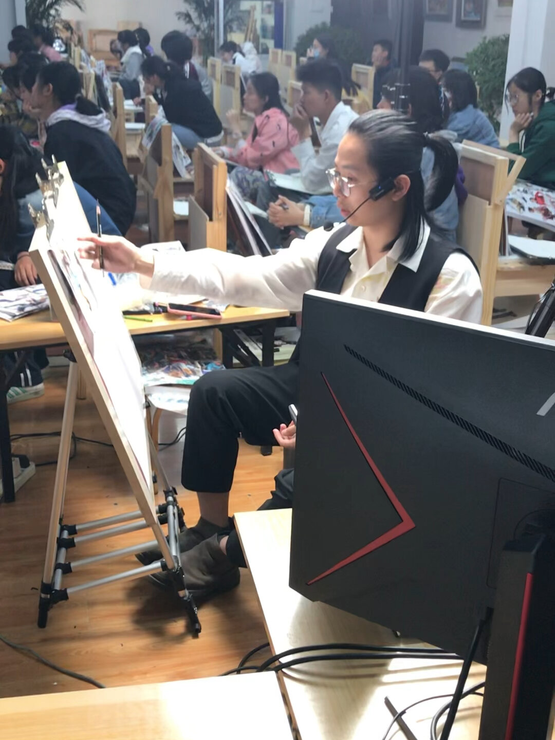 美术中考集训,速写名师王楷填上课场景