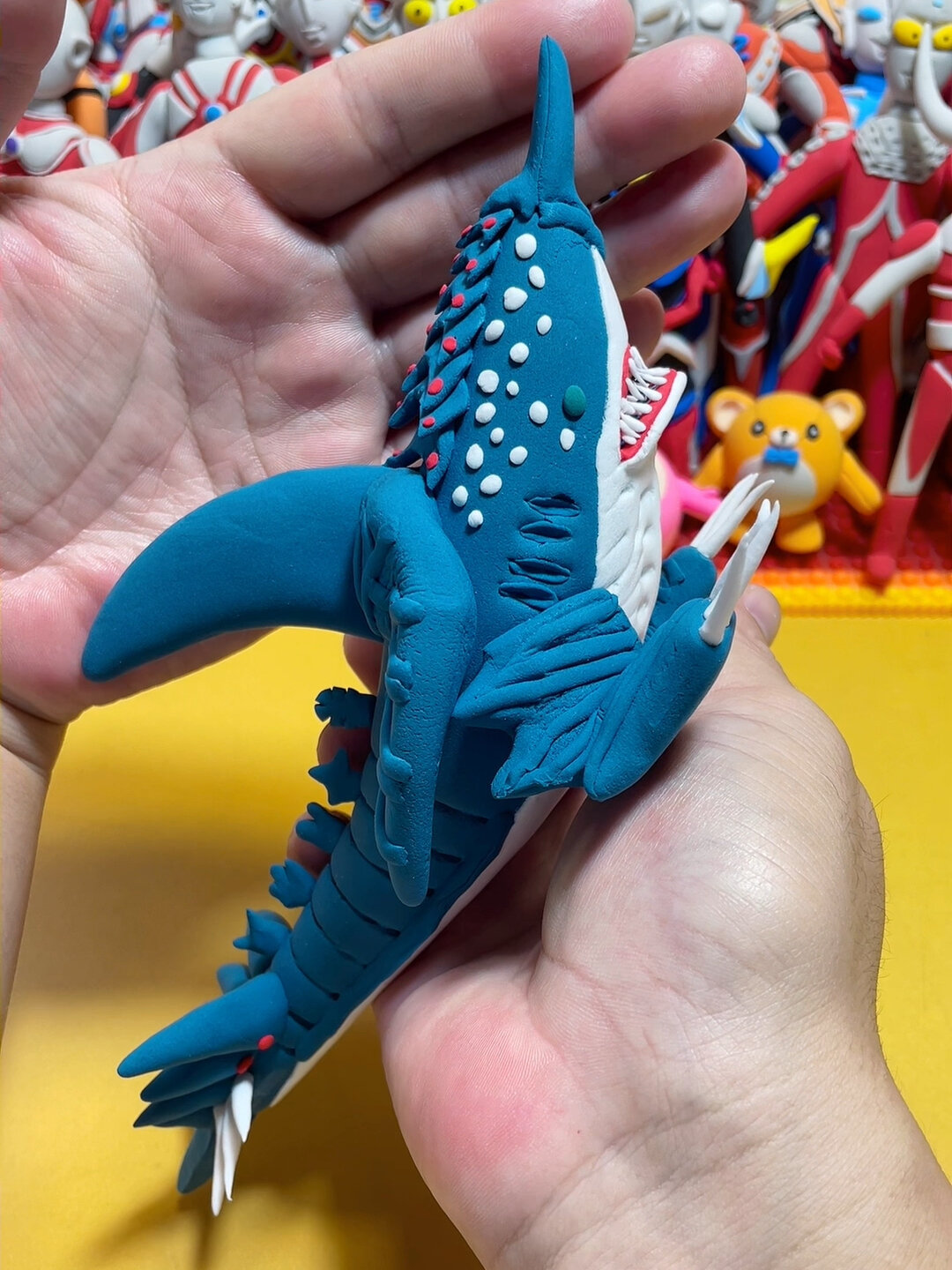 粘土手工时刻:捏奥特曼怪兽地中鲨盖欧扎克-度小视