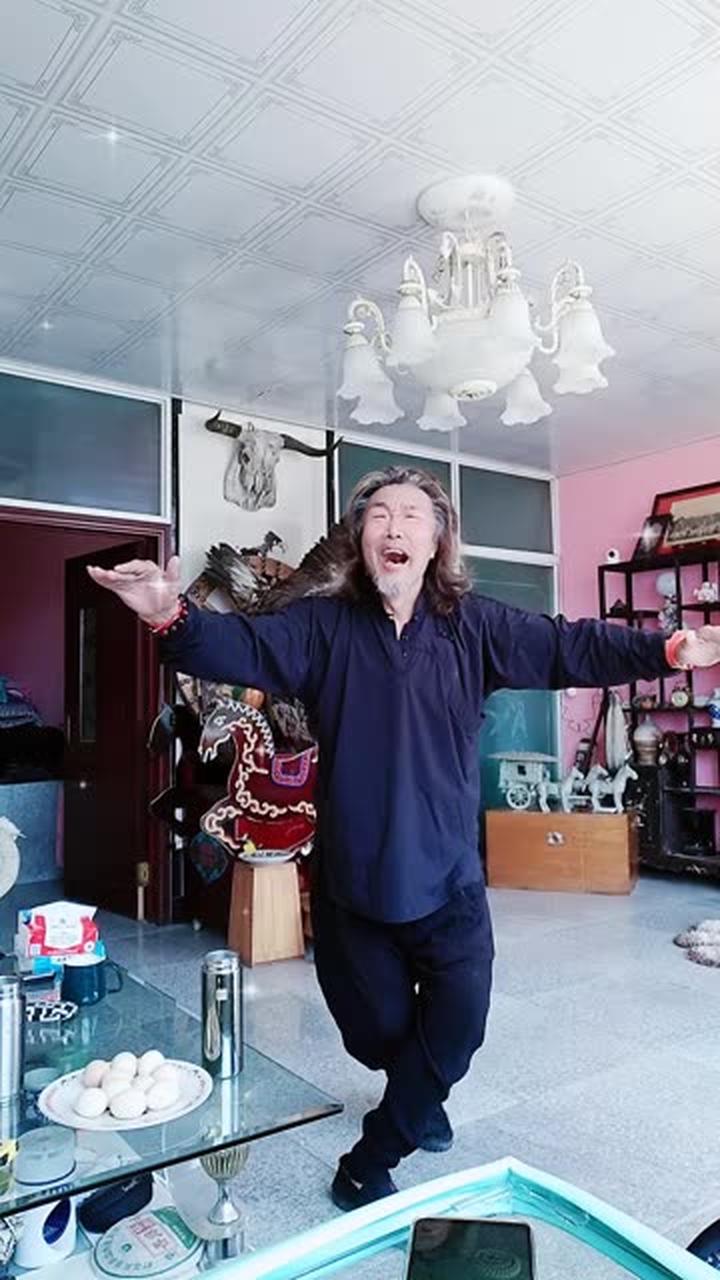 蒙古达人召那斯图的精彩视频