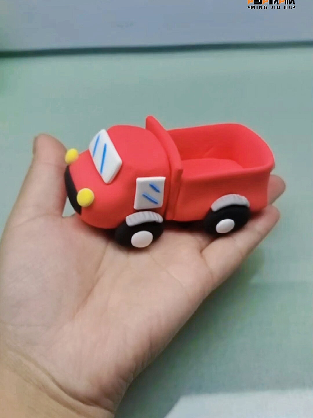 今天分享一辆粘土小货车
