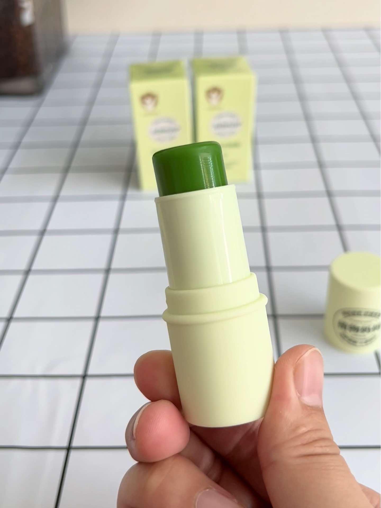 夏天蚊虫出没了,给孩子备上紫草膏,植物妈妈的用着放心 紫草膏 蚊虫