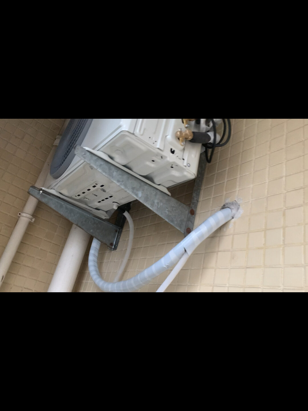 空调安装,容易遗漏的细节,空调排水管2个