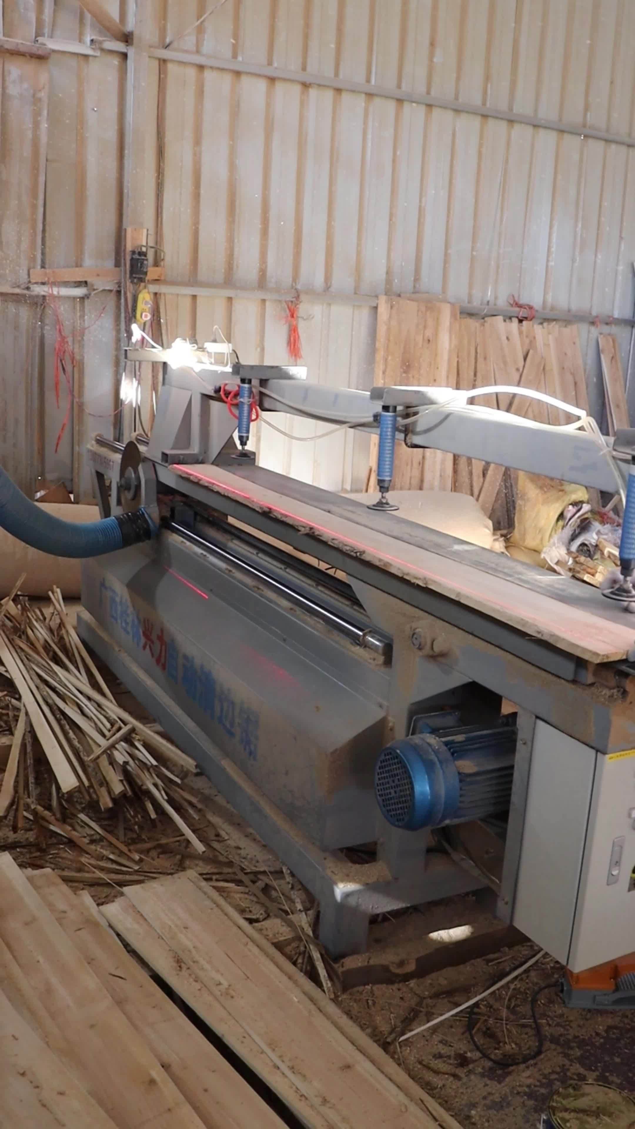 直拼板床板清边锯机 直拼板 木材加工 床板加工 专业木工 实木家具